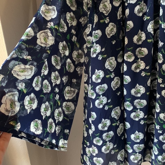 ENTRO Navy Blue Floral Bell Sleeve Mini Dress - Picture 4 of 10
